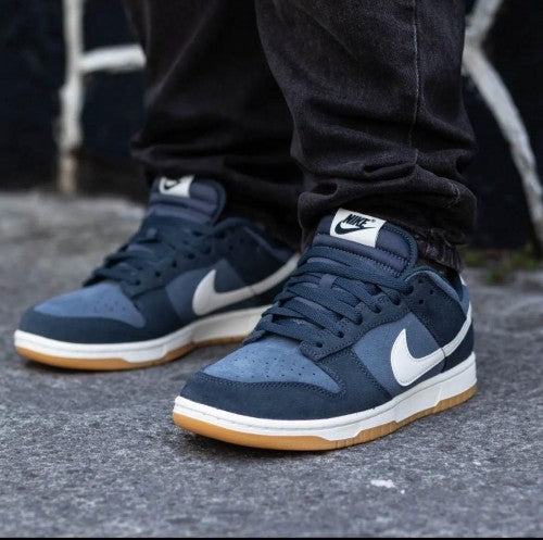 NIK_E SB DUNK LOW MONSOON BLUE
